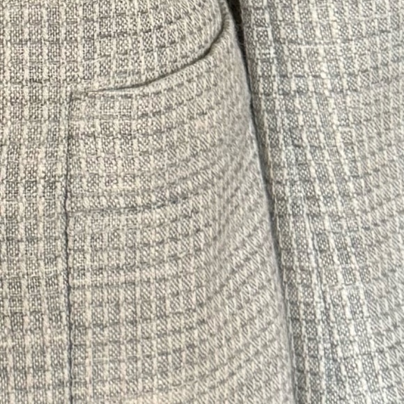 Size 40 Light grey  box check notch lapel two button jacket - Picture 5 of 5